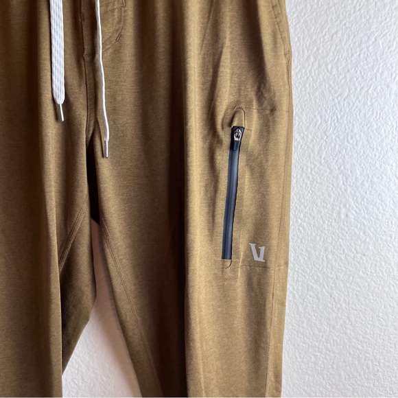 Like New Vuori Men’s Athletic Joggers Tan / Orange Size Small - Picture 2 of 5